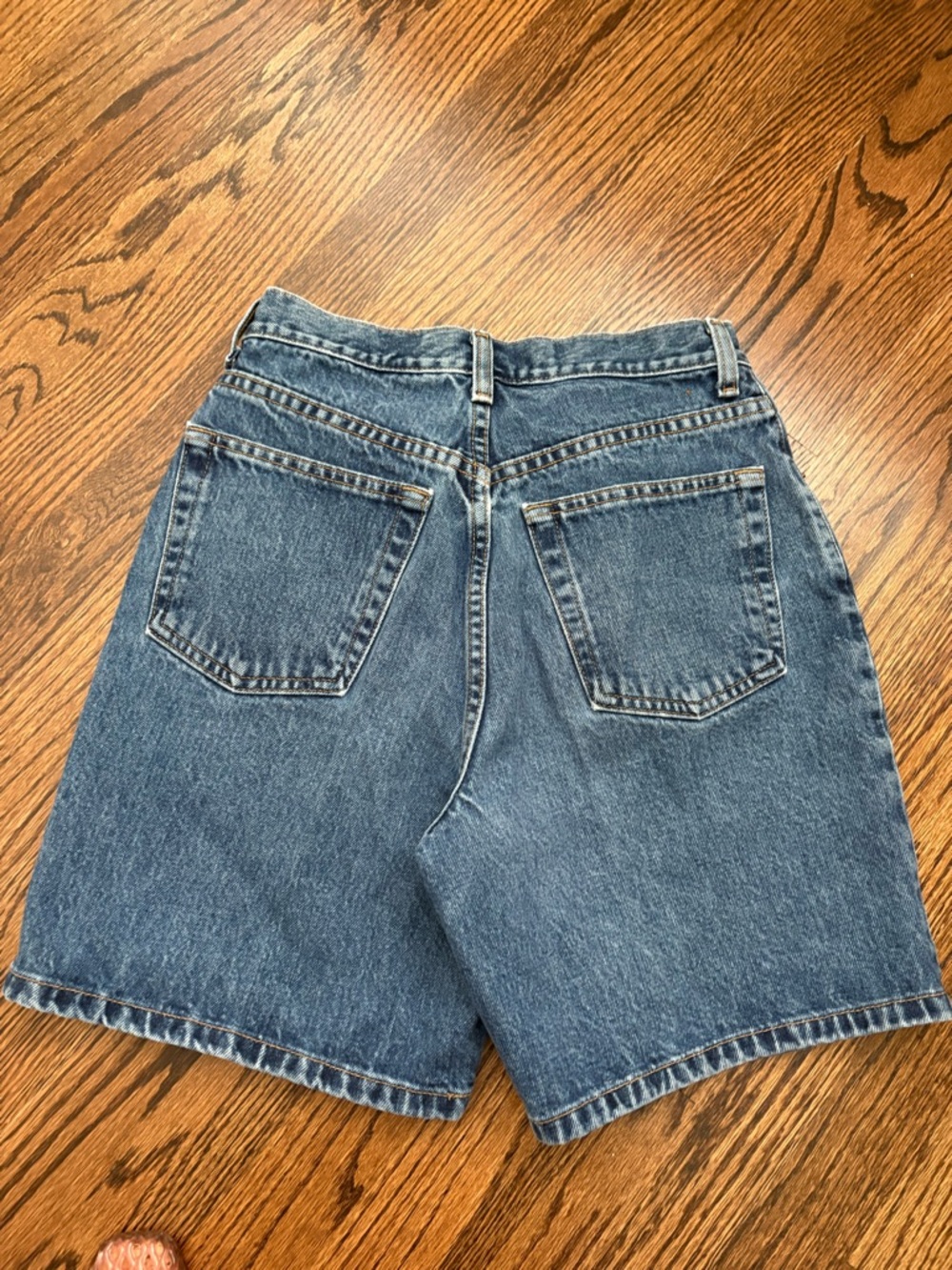 Vintage GAP Classic High-Rise Denim Shorts in Blue - Picture 4 of 5